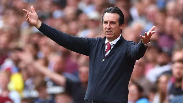 Unai Emery managing Aston Villa