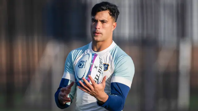 Jospeh Suaalii in Australia training