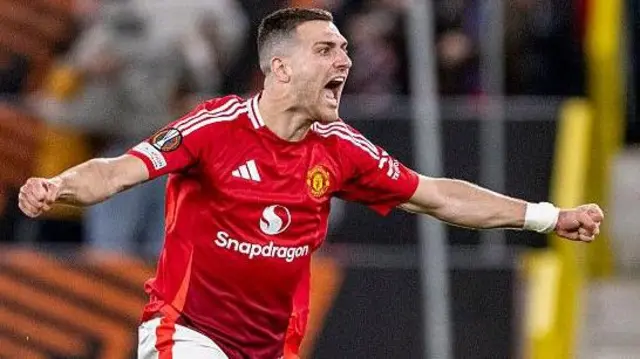 Diogo Dalot celebrating