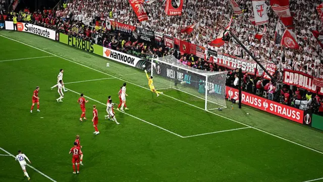 Emi Buendia scores goal against Freiburg