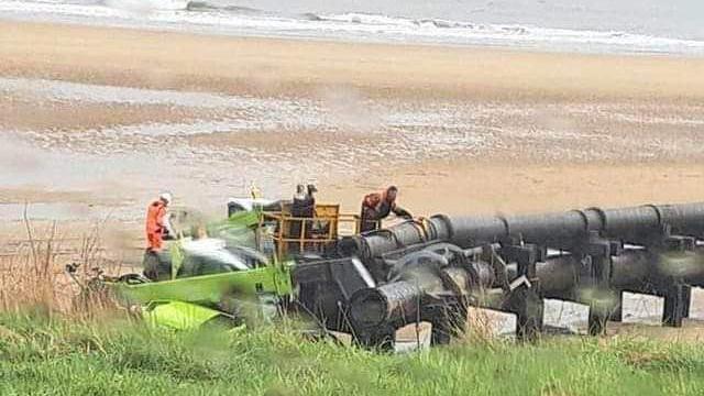 Big pipe being dismantled 