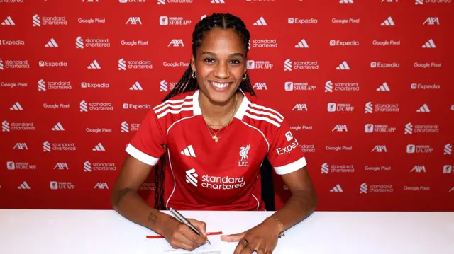 Switzerland international Aurélie Csillag signs with Liverpool FC 