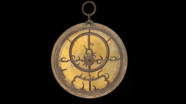 A compass like device