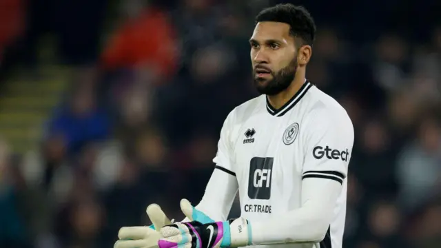 Wes Foderingham, goalkeeper of Sheffield United on the pitch during the Premier League match between Sheffield United and Liverpool at Bramall Lane 