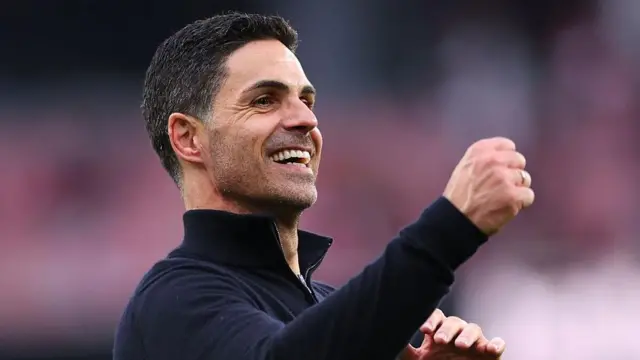  Mikel Arteta celebrates