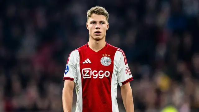 Sean Steur in action for Ajax