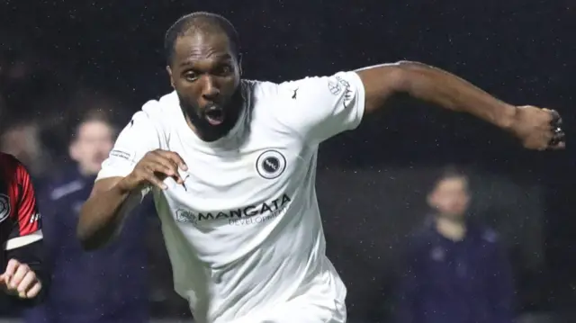 Boreham Wood defender Femi Ilesanmi