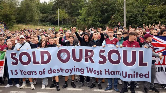 West Ham fans protest with banner that says 'Sold our soul - 15 years of destroying West Ham United'