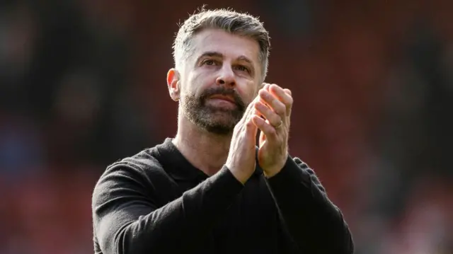 Aberdeen manager Stephen Robinson