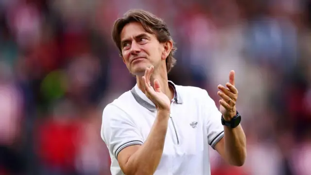 Thomas Frank, Manager of Brentford, applaud the fans