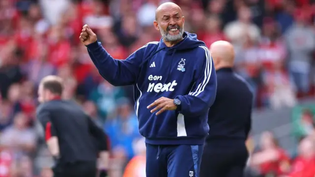 Nuno Espirito Santo celebrates a Nottingham Forest goal