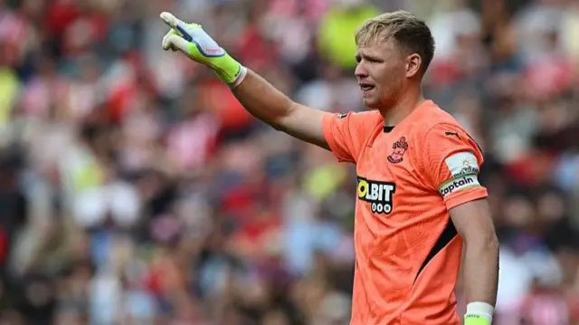  Aaron Ramsdale in action for Southampton