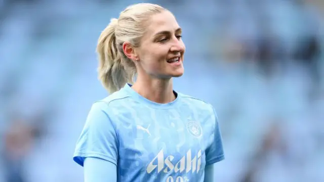 Laura Coombs in training with Manchester City