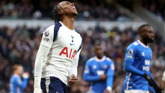 Mathys Tel playing for Tottenham 