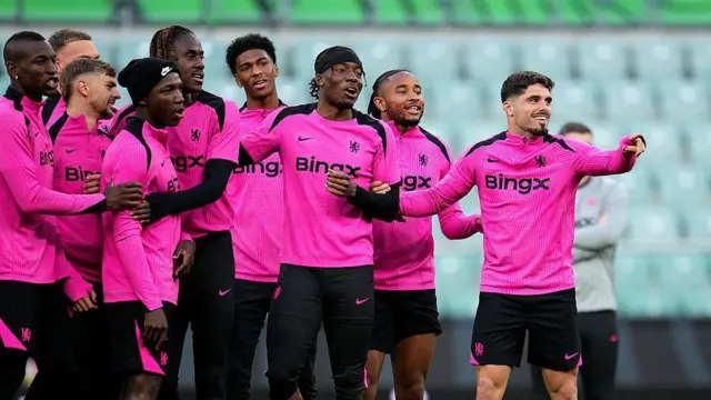 Chelsea players in training before the Conference League final