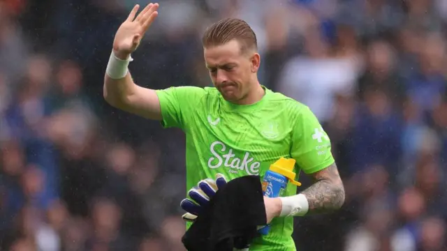 Jordan Pickford apologising