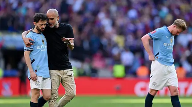 Bernardo Silva, Pep Guardiola and Kevin De Bruyne