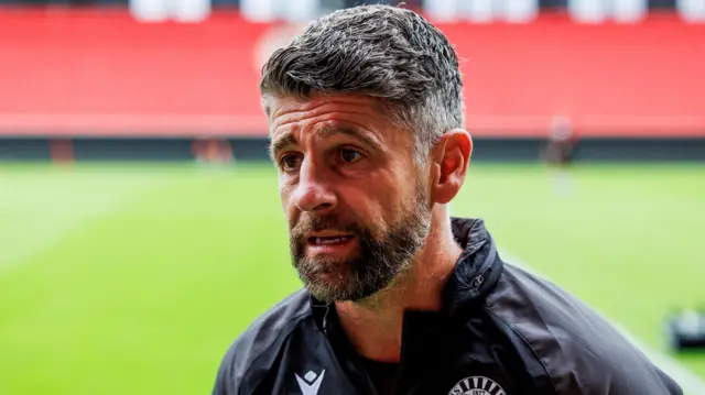 St Mirren manager Stephen Robinson