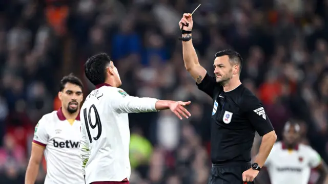 Edson Alvarez is sent off for West Ham against Liverpool