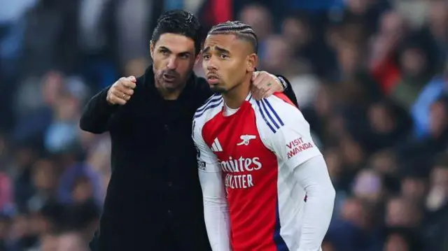 Mikel Arteta, manager of Arsenal, issues instructions to Gabriel Jesus of Arsenal during the Premier League match between Manchester City FC and Arsenal FC at Etihad Stadium