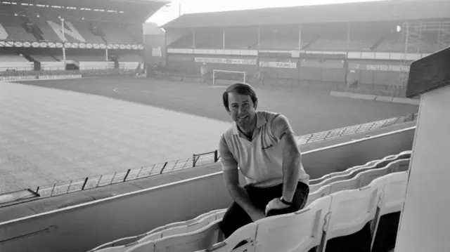 Howard Kendall sits in stands as manager at Goodison Park