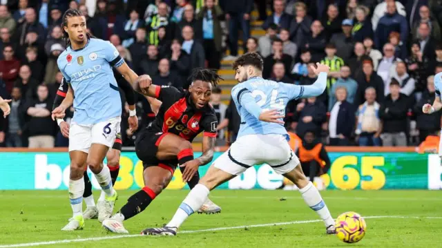 Antoine Semenyo of Bournemouth scores a goal to make it 1-0 during the Premier League match between AFC Bournemouth and Manchester City FC at Vitality Stadium