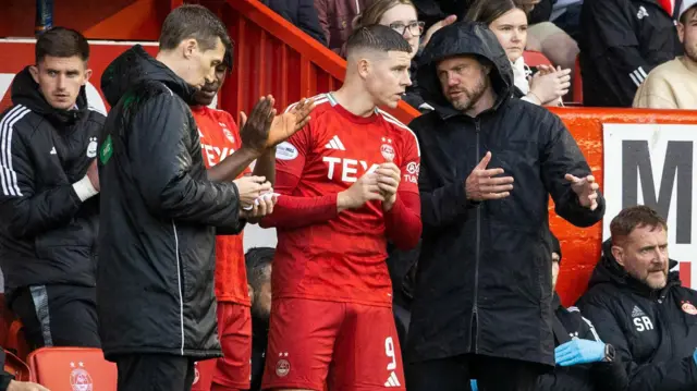 Aberdeen signing Kevin Nisbet and manager Jimmy Thelin