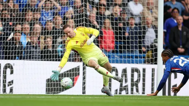 Matz Sels makes a save during a game between Nottingham Forest and Chelsea