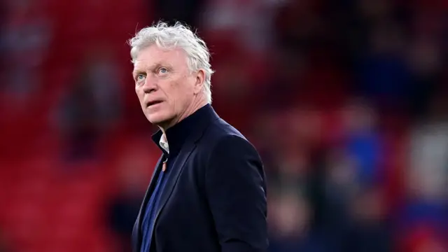 David Moyes looking up