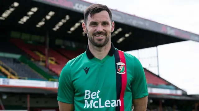 New Glentoran striker Pat Hoban is unveiled at the Oval. 