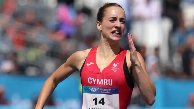 Charlotte Henrich running for Wales