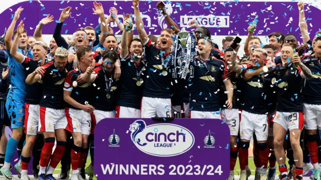 Falkirk's Stephen McGinn and Coll Donaldson lift the League One Trophy