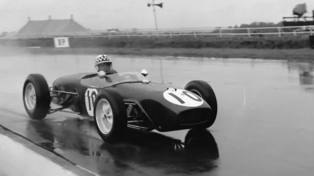Innes Ireland in his Lotus at the 1960 British Grand Prix