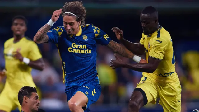 Fabio Silva playing for Las Palmas 