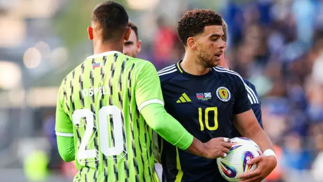 Che Adams