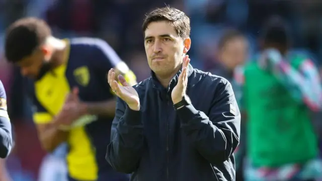 Andoni Iraola applauds the Bournemouth fans