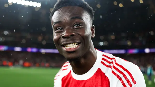 Bukayo Saka of Arsenal celebrates victory during the Uefa Champions League 2025-26 Semi Final Second Leg match between Arsenal FC and Atletico de Madrid at Arsenal Stadium on May 05, 2026