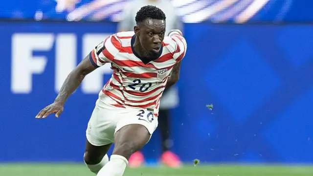 Folarin Balogun in action for the United States against Paraguay at the World Cup