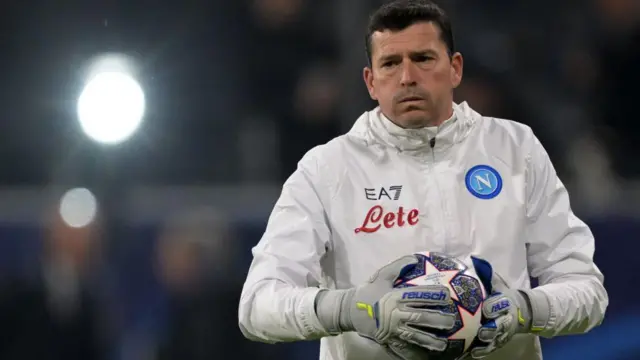 Alejandro Rosalen as goalkeeper coach at Napoli