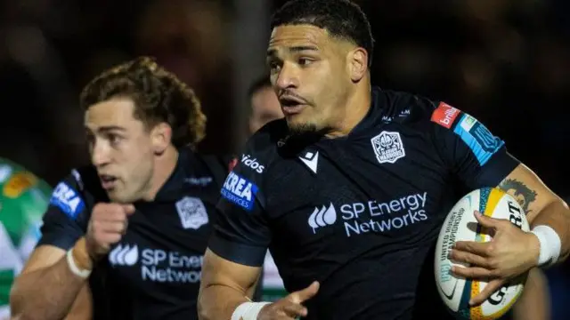 Sione Tuipulotu in action for Glasgow Warriors