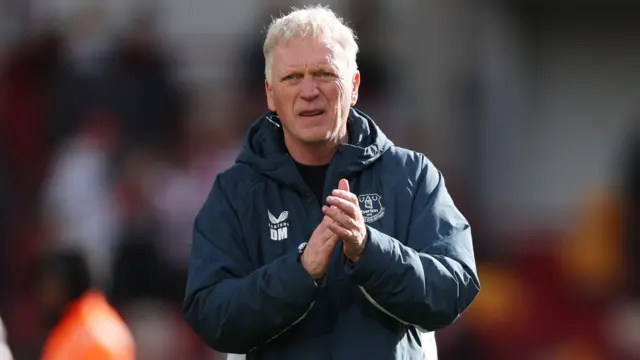 Everton manager David Moyes applauds the away fans at Brentford