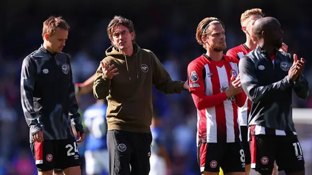 Brentford manager Thomas Frank with his players