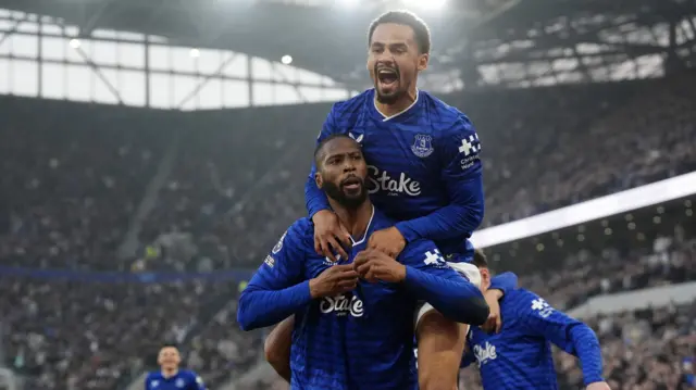 Everton celebrate a goal against Chelsea