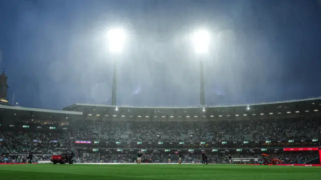 Sydney Cricket Ground during rain delay in Big Bash League