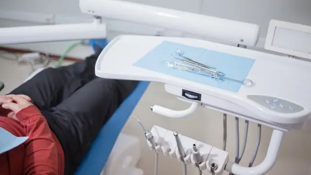 Dentist chair