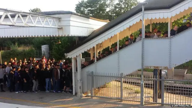 Queues at Willesden Junction, 6:23am