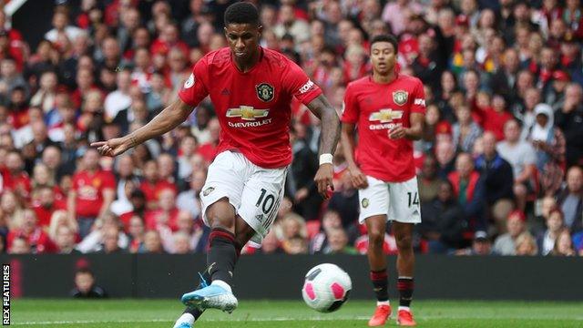 Marcus Rashford scores for Manchester United