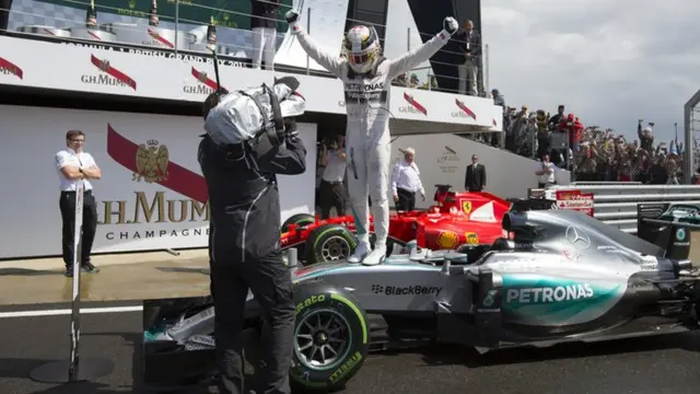 Hamilton celebrates