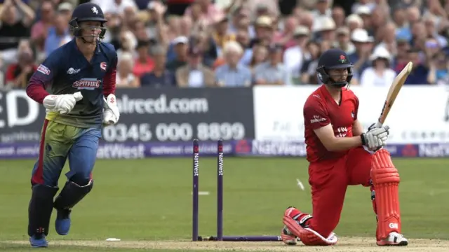 Karl Brown bowled by Darren Stevens