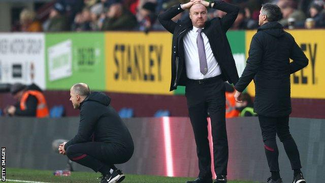 Sean Dyche reacting